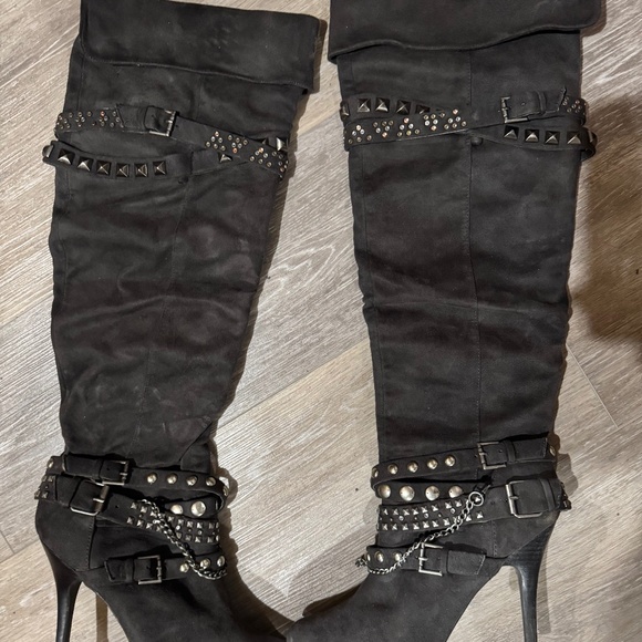 Bakers Black Punk Rocker style suede knee high zipper boot - Picture 1 of 5